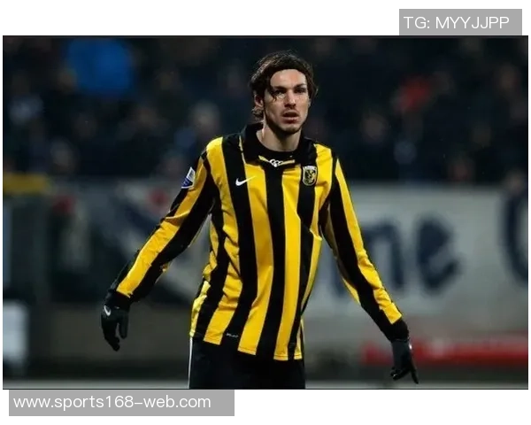 埃因霍温冬窗瞄准日本国脚佐野航大应对威尔曼离队挑战